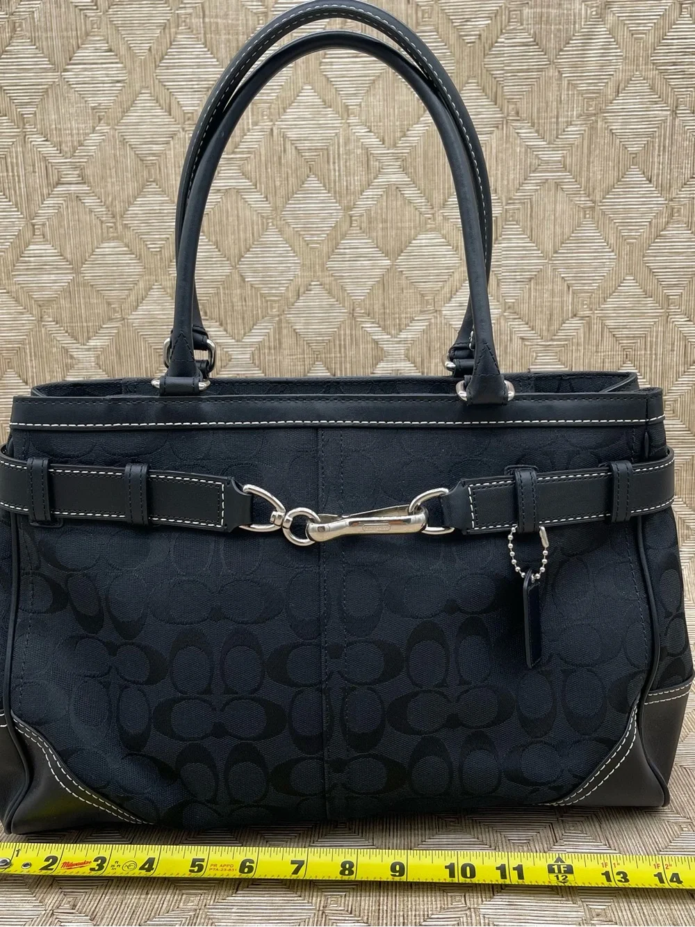 Vintage Y2K Coach Hampton Signature logo large black shoulder tote 8K07